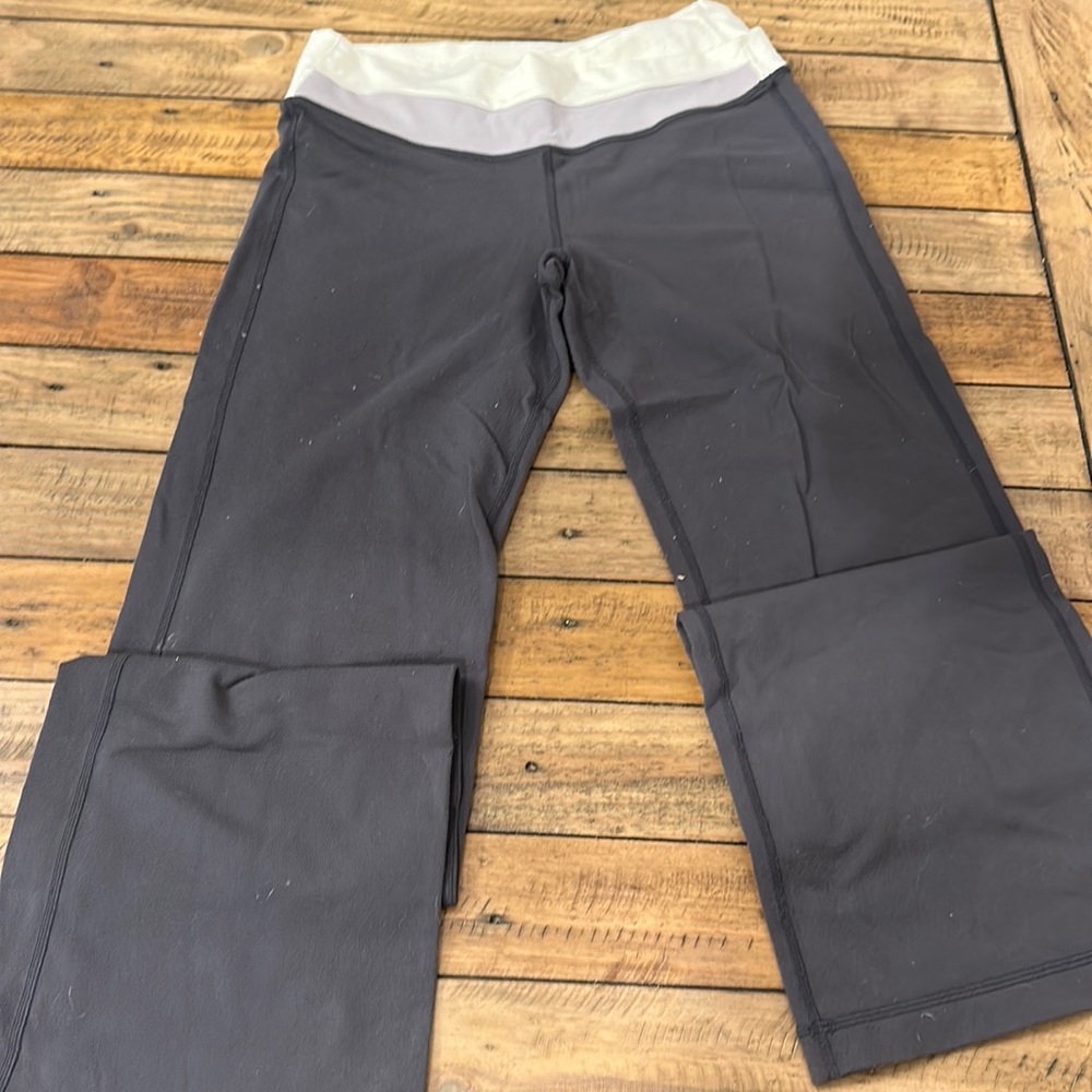 Lululemon size 6 yoga pants Greyish color